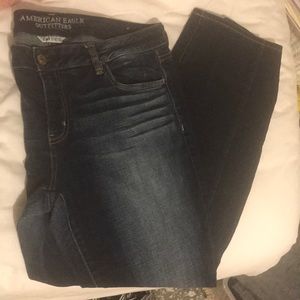 American Eagle dark wash skinny jegging worn look